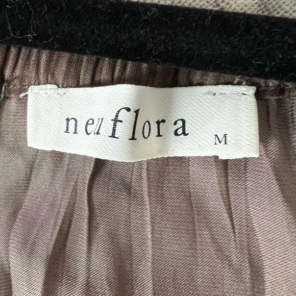 Neuflora women’s peasant blouse - Picture 3 of 3